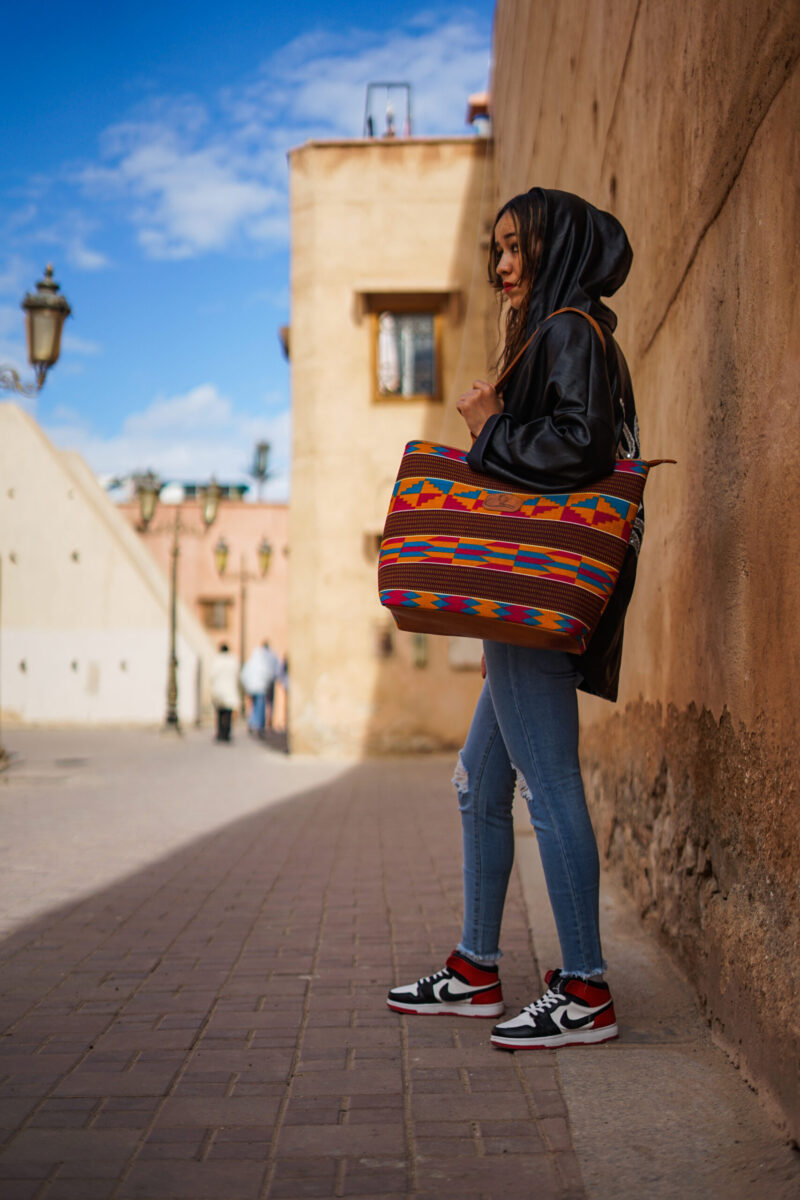 Sac à main - Dioulasso fashion est un sac main dame chic et tendance fait de cuir naturel et wax.